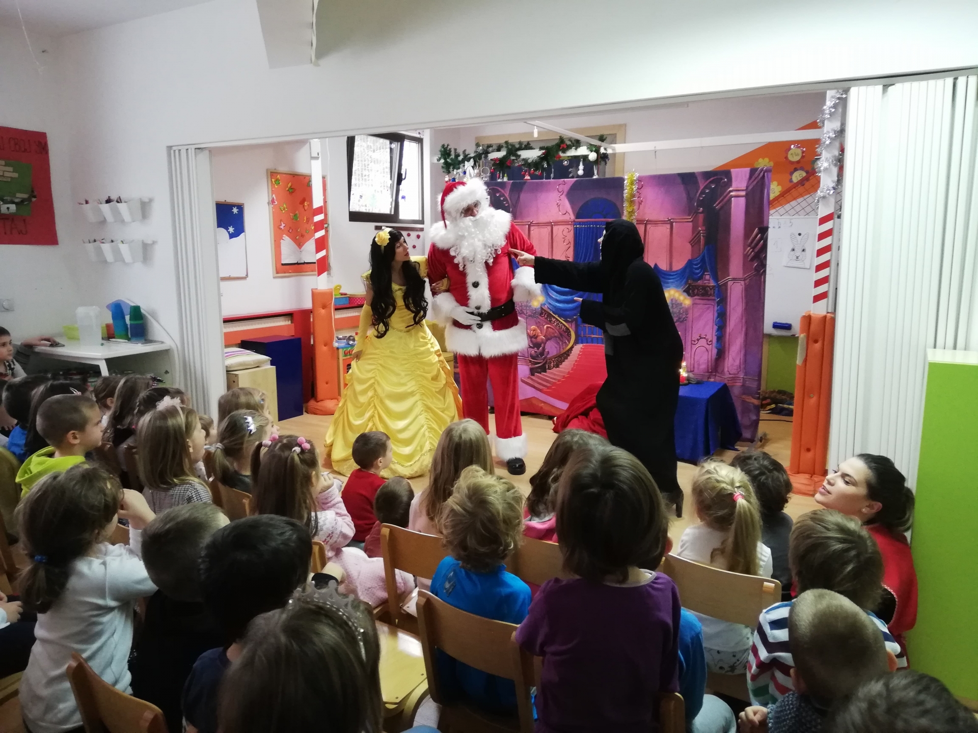 Novogodišnja predstava u vrtićima