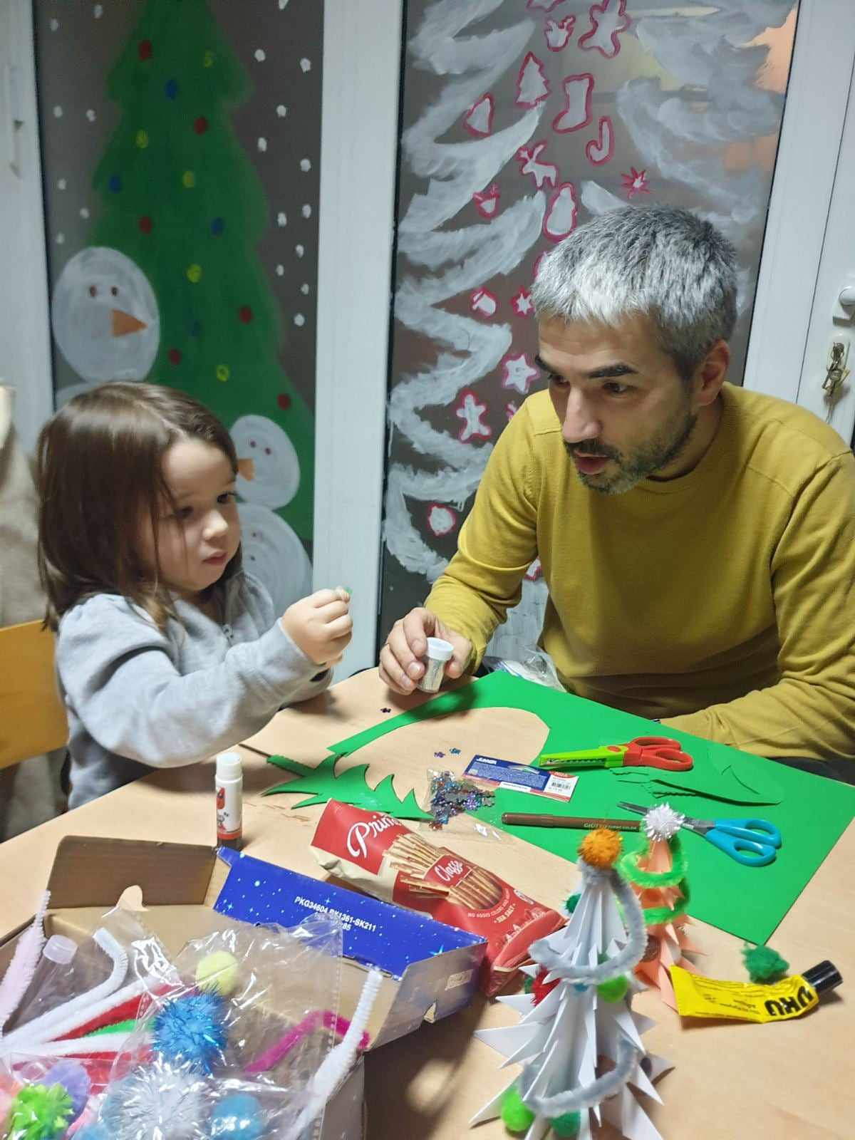 SARADNJA SA PORODICOM - NOVOGODISNJA RADIONICA