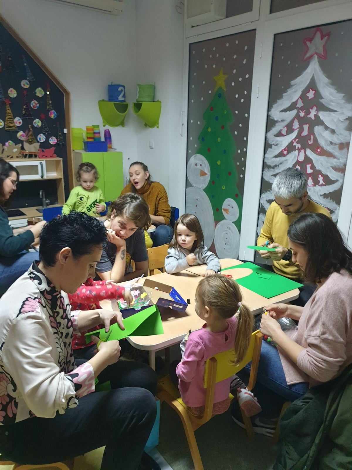 SARADNJA SA PORODICOM - NOVOGODISNJA RADIONICA